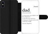 Bookcase Geschikt voor iPhone XS telefoonhoesje - Spreuken - Papa definitie - Quotes - Dad - Met vakjes - Wallet case met magneetsluiting