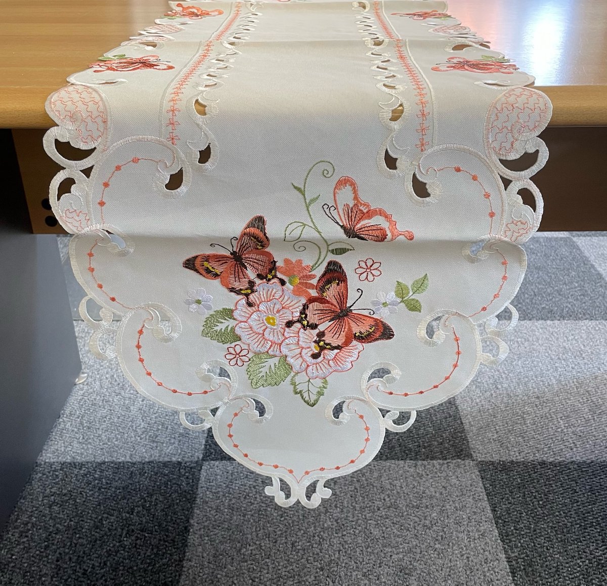 Tafelloper - Ecru - Rood - vlinders - Loper 140 x 40 cm