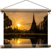 Textielposter - Zonnestralen over Tempels aan het Water in Thailand - 40x30 cm Foto op Textiel