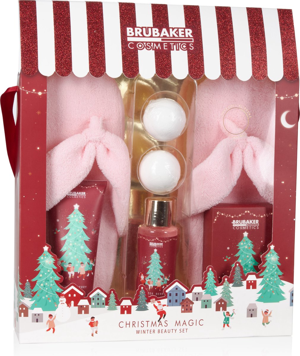 Goedkoopste BRUBAKER Cosmetics Bad- en Doucheset Winterbessengeur - 6-Delige Geschenkset met Extra Zachte Pluche Slippers Roze - Kerstpakket - Cadeautip Vrouw - Cadeau Idee - Kerstcadeau -Kerstmis Set