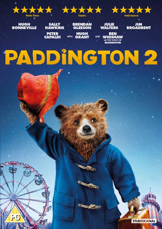 Paddington 2 filmcover: de beertje draagt een blauwe jas en een rode hoed. Op de achtergrond een reuzenrad en kermisattracties.