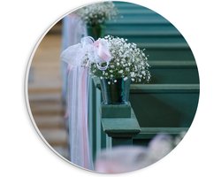 PVC Schuimplaat Muurcirkel - Bloemen aan Blauwe Banken op Trouwlocatie - 20x20 cm Foto op Muurcirkel (met ophangsysteem)