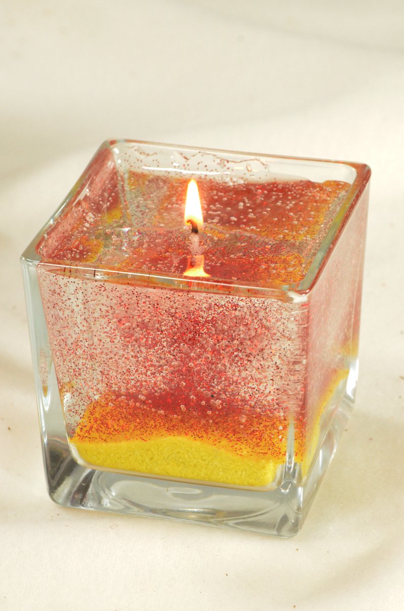 Rode Glitter GEL KAARS, 8x8cm, hoogte: 8 cm - Gemaakt door Candles by Milanne - BEKIJK VIDEO