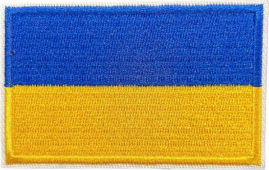 Arabische Emiraten En Oekraïne Vlaggen. Blauwe Lucht En Vlag Arabische Emiraten En Oekraine 3d Werk En 3d Image