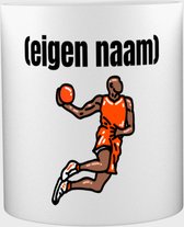 Akyol - basketbal man met eigen naam Mok met opdruk - basketbal - iemand die op basketbal zit - sport - bal - wedstrijdsport - verjaardag cadeau - kado - 350 ML inhoud