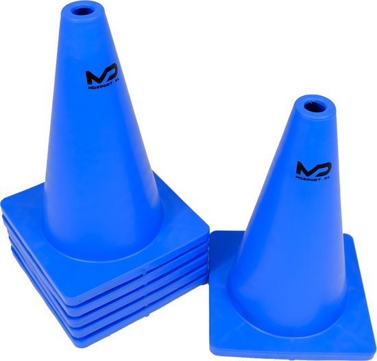 Blauwe MDsport pionnen, één stapel van vijf en één losse pion, met zwart logo.