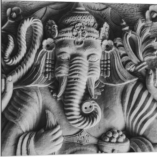 Dibond - Stenen Ganesha Beeld met Details van Bloemen - 80x80 cm Foto op Aluminium (Wanddecoratie van metaal)