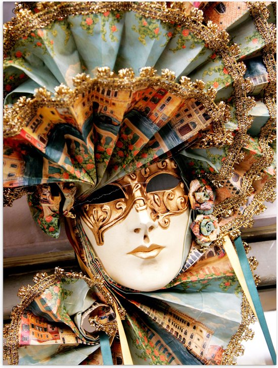 Poster (Mat) - Prachtig Masker met Blauwe Kraag en Gouden Details - 30x40 cm Foto op Posterpapier met een Matte look