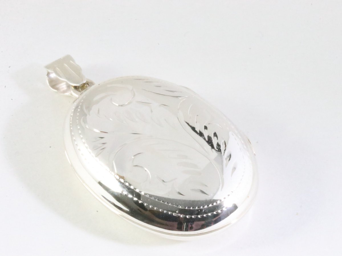 Philip Jones Verzilverd Ovaal Medaillon - Met 43cm Kabelketting