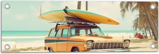 Tuinposter – Geel met Blauwe Surfplank op Gele Auto bij het Strand - 60x20 cm Foto op Tuinposter (wanddecoratie voor buiten en binnen)