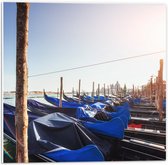 PVC Schuimplaat- Blauwe Gondels op de Zee bij Venetië op Zonnige Dag - 50x50 cm Foto op PVC Schuimplaat