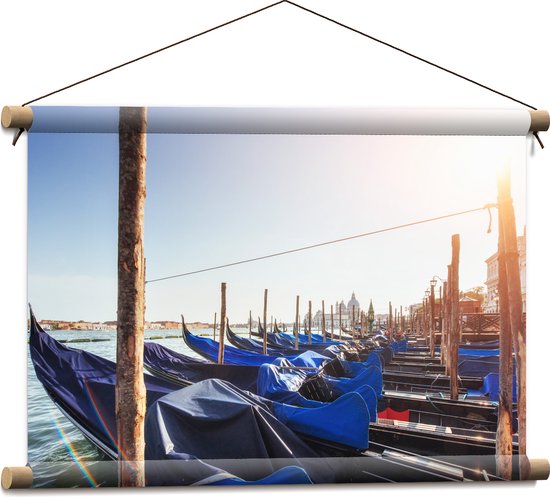 Textielposter - Blauwe Gondels op de Zee bij Venetië op Zonnige Dag - 60x40 cm Foto op Textiel