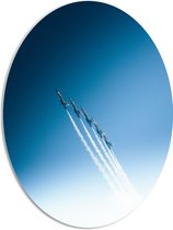 PVC Schuimplaat Ovaal - Vliegshow van Vijf Vliegtuigen op een Lijn - 51x68 cm Foto op Ovaal (Met Ophangsysteem)