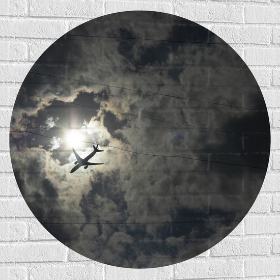 Muursticker Cirkel - Passagiersvliegtuig Zwemmend bij de Zon langs de Wolken - 90x90 cm Foto op Muursticker
