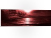 PVC Schuimplaat- Rode Gloed in de Lucht boven Kalme Zee - 60x20 cm Foto op PVC Schuimplaat