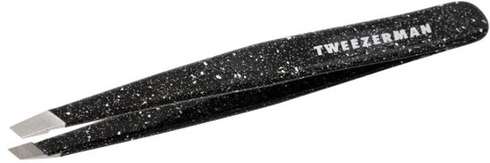 Tweezerman schuin pincet met zwarte glitter en zilveren punt, op een witte achtergrond.