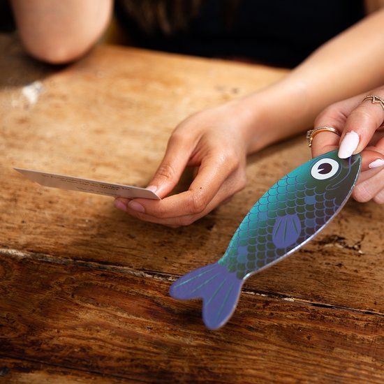 999 Games - Sounds Fishy - Partyspel - Kun jij je pokerface bewaren? - Gezelschapsspel - Nederlandstalig - Klein cadeautje