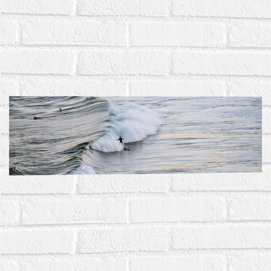 Muursticker - Zee - Golven - Mensen - Surfen - Surfplank - Hobby - 60x20 cm Foto op Muursticker