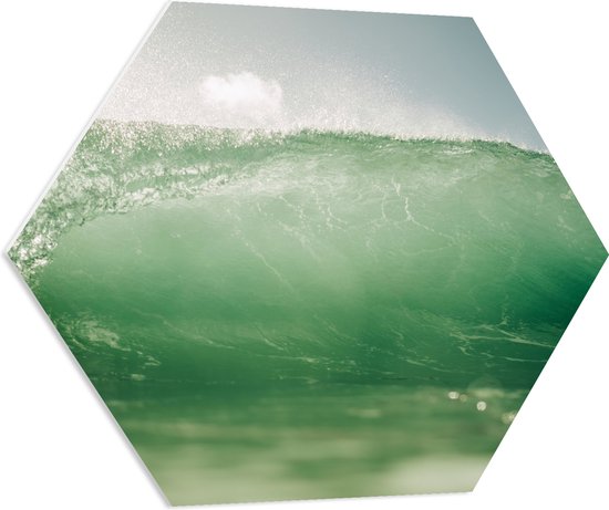 PVC Schuimplaat Hexagon - Zee - Golf - Water - Groen - 80x69.6 cm Foto op Hexagon (Met Ophangsysteem)