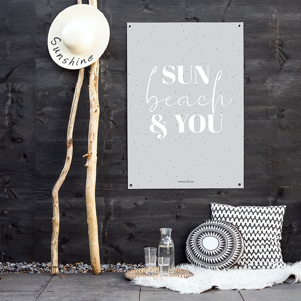 MOODZ design | Tuinposter | Buitenposter | Sun, Beach & You | 70 x 100 cm | Grijs
