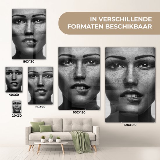 Peinture sur verre - Femme - Lèvres - Taches de rousseur - Zwart - Wit - Peinture sur verre - Plaque de Verres - 100x150 cm - Photo sur verre