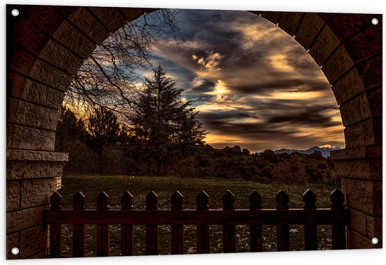 Tuinposter – Landschap - Hek - Bomen - Bossen - Bergen - Hout - 120x80 cm Foto op Tuinposter (wanddecoratie voor buiten en binnen)