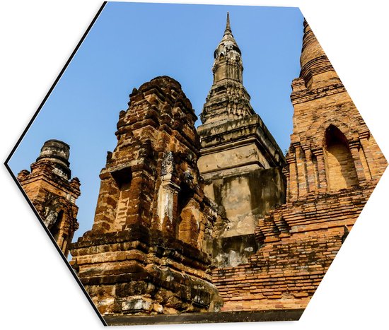Dibond Hexagon - Vooraanzicht van Wat Maha That Tempel in Ayutthaya, Thailand - 40x34.8 cm Foto op Hexagon (Met Ophangsysteem)