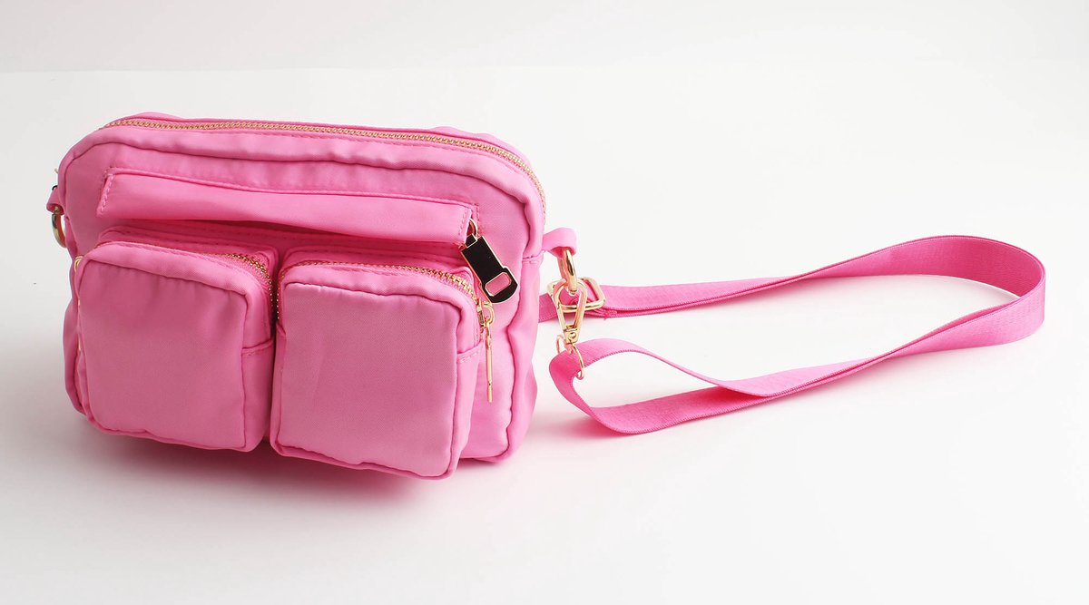 Valentina bag- Accessories Junkie Amsterdam- Dames- Crossbody tas- Recycled nylon- Veel opbergen vakken- Klein- Stijlvol- Effen- Roze