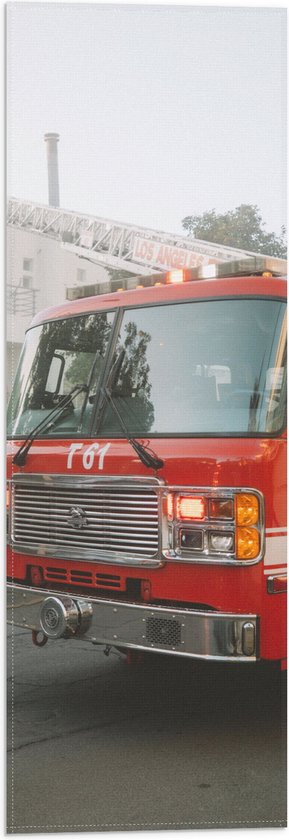 Vlag - Brandweermannen met Brandweerauto bij Brand - 20x60 cm Foto op Polyester Vlag