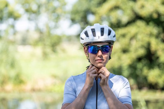 BBB Cycling Racefiets Helm - Large: 58 - 62 CM - Wielrennen, MTB & Stadfiets - Wasbare Padding - Met Bevestiging Achterlicht - Fietshelm Dames & Heren - Glanzend Wit - Condor 2.0 BHE-173 van BBB Cycling — afbeelding 4