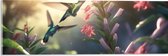 Acrylglas - Kolibries Vliegend bij Roze Plantgjes - 60x20 cm Foto op Acrylglas (Wanddecoratie op Acrylaat)