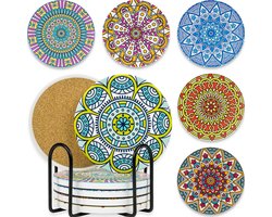 Loti Living Onderzetters met Houder - Onderzetters Design - Onderzetters Kurk – Onderzetters set - Onderzetters Voor Glazen – 6 stuks – Mandala Design Loti Living Onderzetters met Houder - Onderzetters Design - Onderzetters Kurk – Onderzetters set - Onderzetters Voor Glazen – 6 stuks – Mandala Design