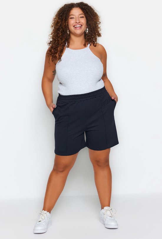 Trendyol Femmes Taille Haute Droite Grandes tailles Shorts & Bermudas