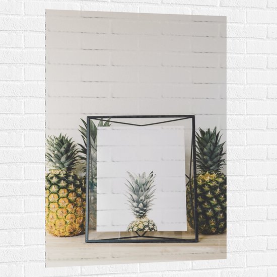 Muursticker - Lijst met Ananas en Ananassen ernaast - 80x120 cm Foto op Muursticker