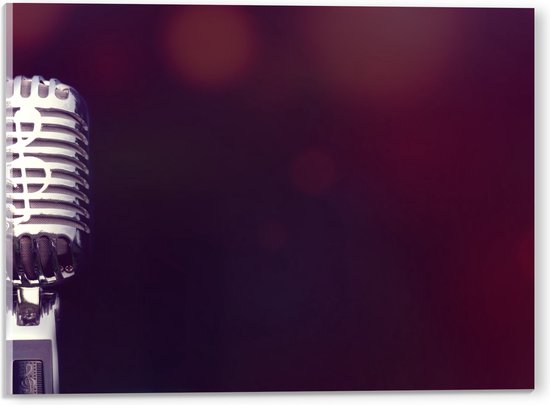Acrylglas - Close-up van Elektrische Microfoon op het Podiym - 40x30 cm Foto op Acrylglas (Wanddecoratie op Acrylaat)