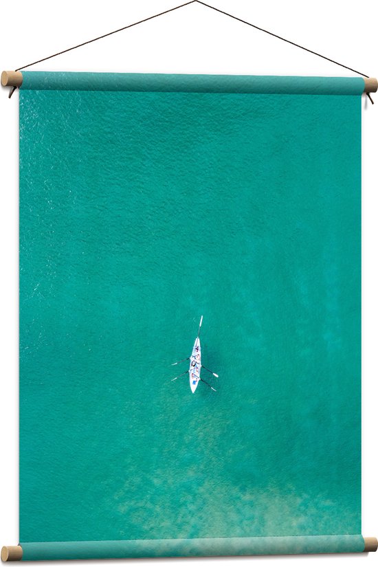 Textielposter - Bovenaanzicht van Sporters in Kano op Felblauwe Oceaan - 60x80 cm Foto op Textiel