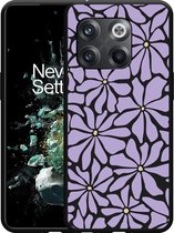 Cazy Hoesje Zwart geschikt voor OnePlus 10T Abstracte Paarse Bloemen