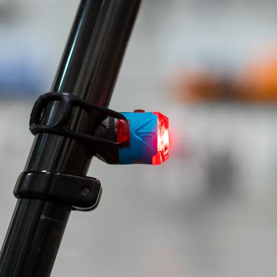 Lezyne Femto USB Drive Front Koplamp – Fietslamp – Fiets koplamp – Fiets verlichting – Veiligheidslampje – 4 knipperstanden – 15 lumen – 2 Stuks – Blauw - Lezyne
