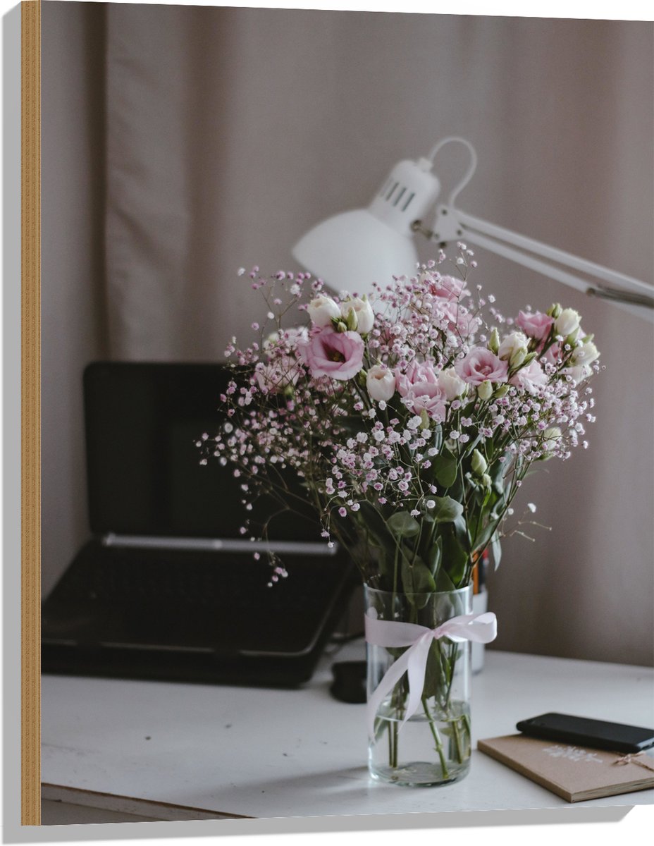Hout - Bloemen - Boeket - Water - Strik - Lamp - Telefoon - Bureau - Laptop - 60x80 cm - 9 mm dik - Foto op Hout (Met Ophangsysteem)