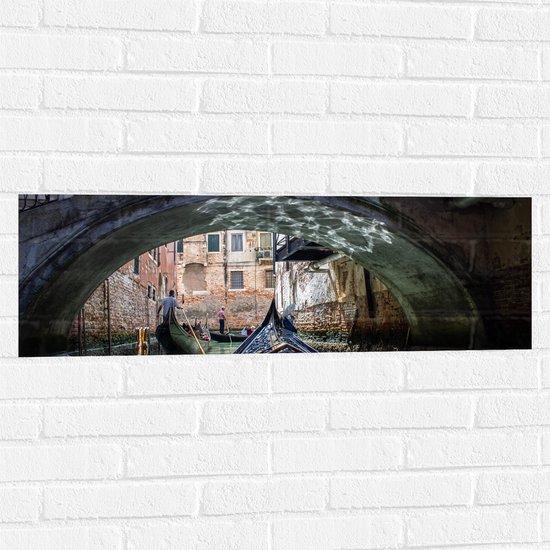 Muursticker - Traditionele Italiaanse Gondel door de Wateren van Venetië - 90x30 cm Foto op Muursticker
