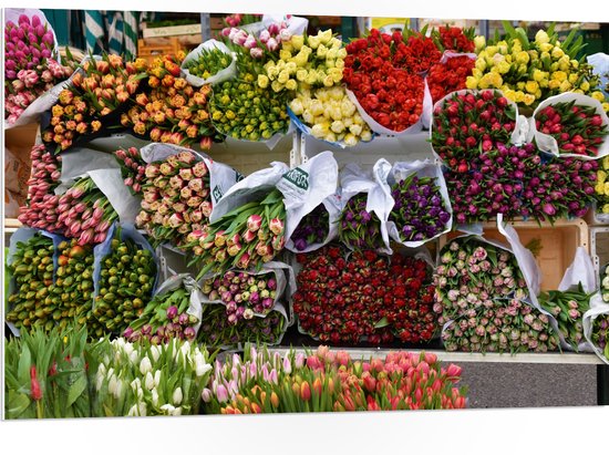 PVC Schuimplaat- Markt - Bloemen - Tulpen - Rozen - Hout - Kleuren - 105x70 cm Foto op PVC Schuimplaat