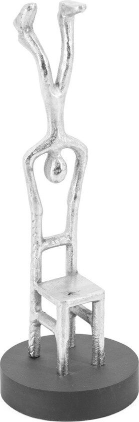 Decoratie beeld metaal 'handstand op stoel' zilver