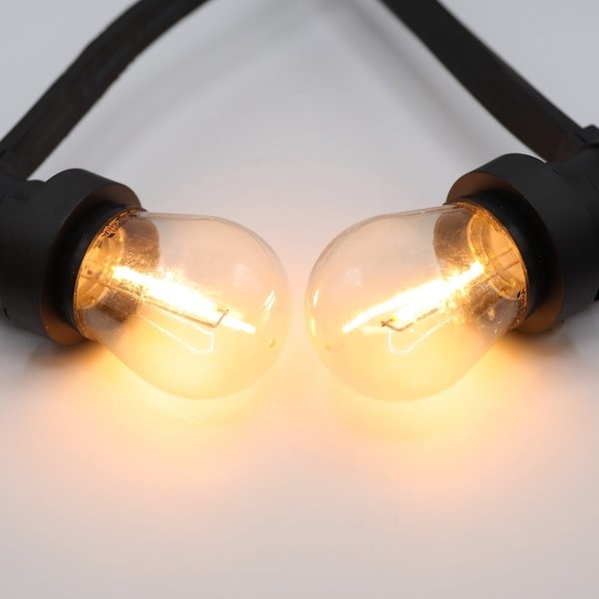 LumenXL lichtsnoer set standaard van 100 meter met 100 fittingen en 1 watt 2200K LED filament lampen