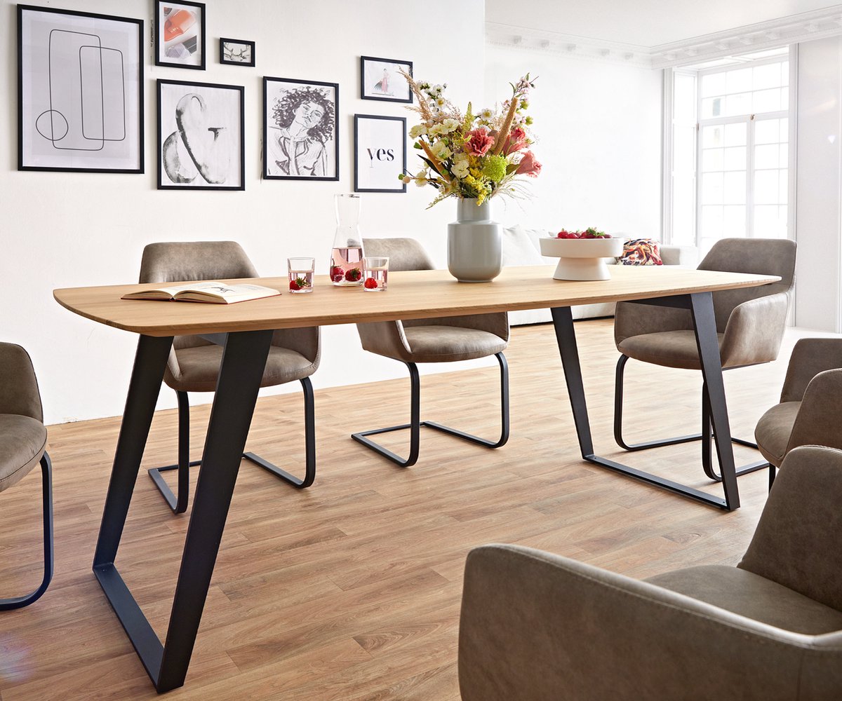 Eetkamertafel Edge Boot eiken natuur 200x100x2,5-3 metaal schuin zwart Zwitserse rand