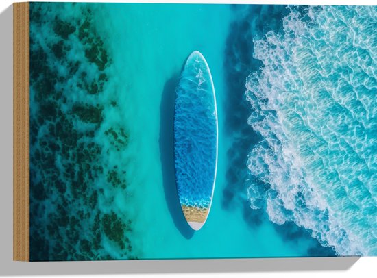 Hout - Surfboard Dobberend op Wateroppervlak van Oceaan - 40x30 cm - 9 mm dik - Foto op Hout (Met Ophangsysteem)