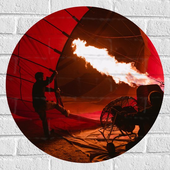 Muursticker Cirkel - Vuur in Doek van Rode Luchtballon - 60x60 cm Foto op Muursticker