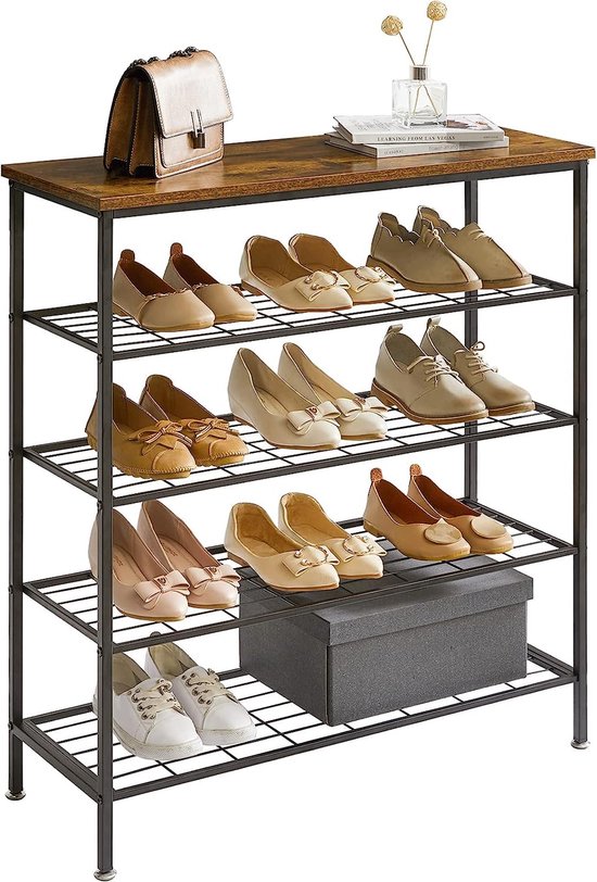 Masculo. Een lot van 4 design armstoelen met lederen zitting en zwart