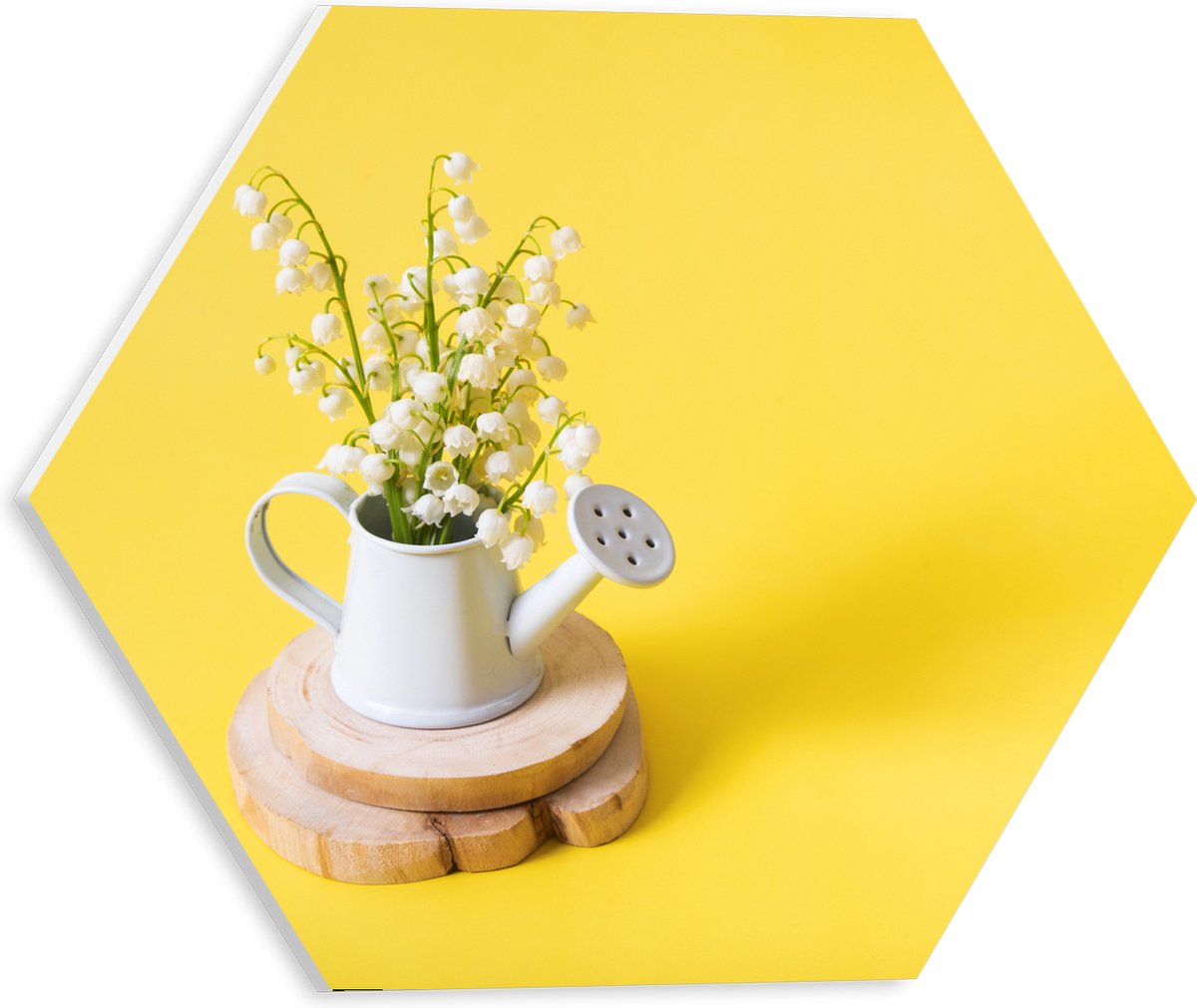 PVC Schuimplaat Hexagon - Boeket in Gieter met Gele Achtergrond - 30x26.1 cm Foto op Hexag
