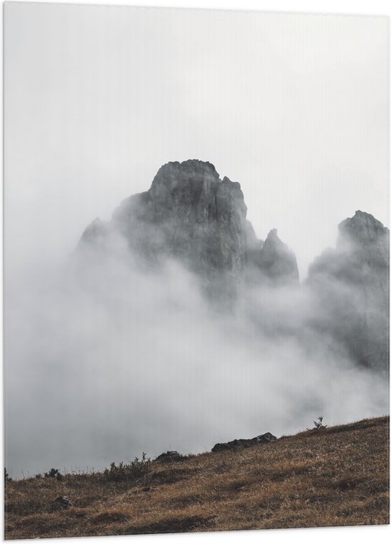 Vlag - Bergen - Rotsen - Steen - Wolken - Mist - 70x105 cm Foto op Polyester Vlag