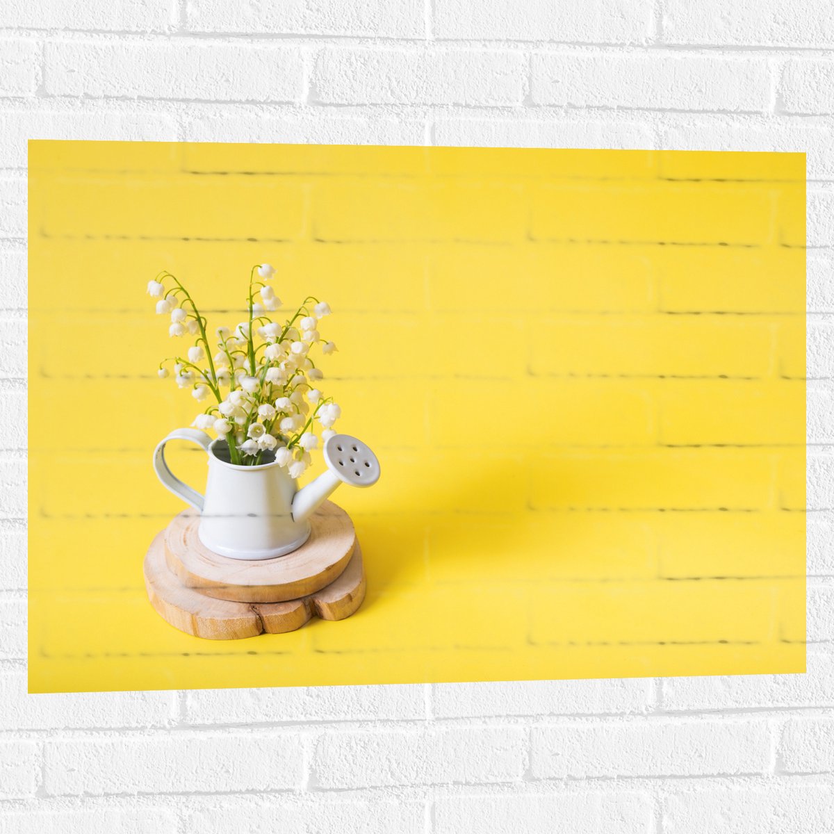 Muursticker - Boeket in Gieter met Gele Achtergrond - 80x60 cm Foto op Muursticker